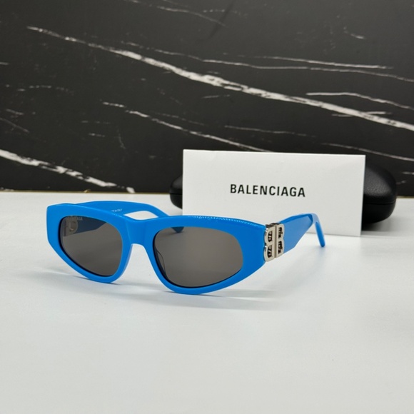 NEW BB0095S 011 BALENCIAGA BLUE GREY CAT EYE WOMEN BALENCIAGA SUNGLASSES - Picture 1 of 10
